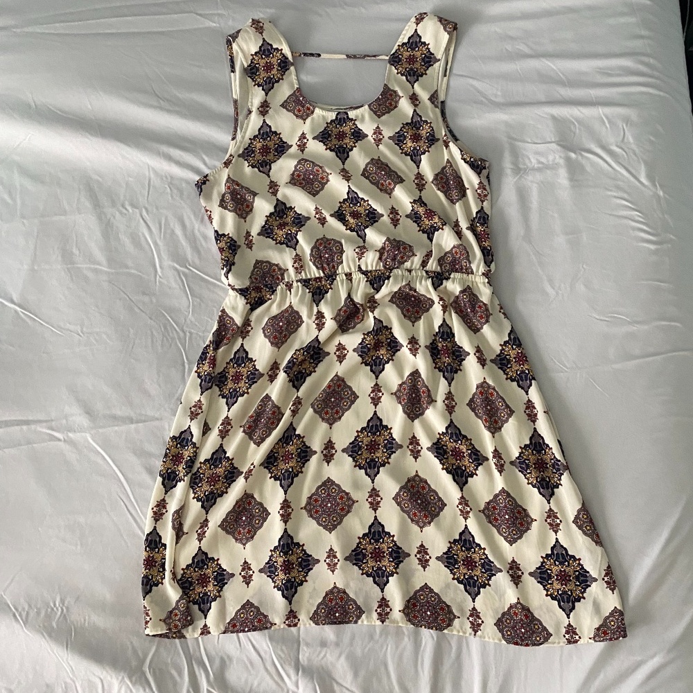 DRESS
